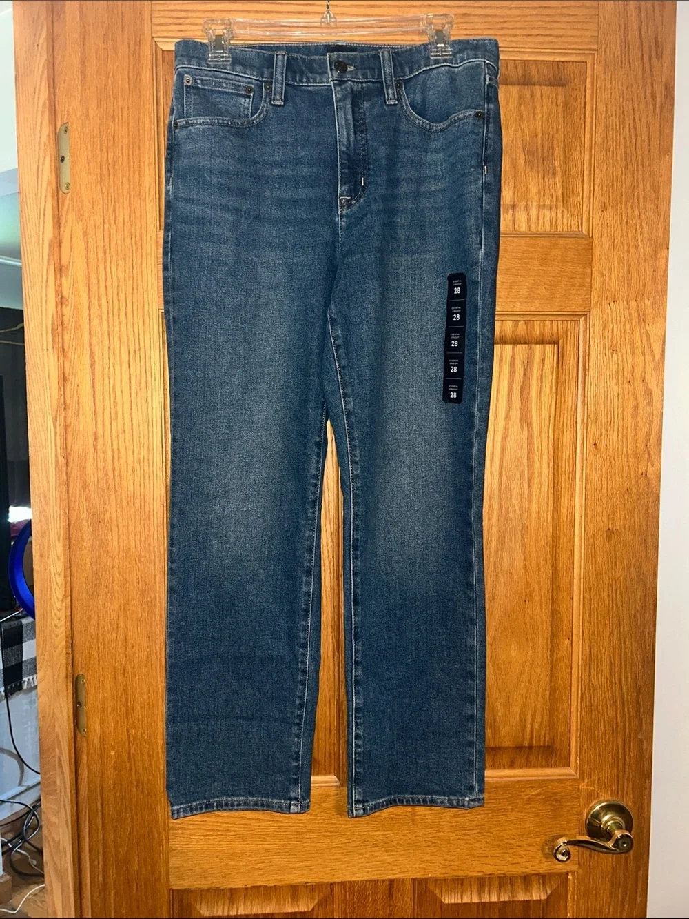 NWT J. Crew Essential Straight Jean in All-Day Stretch